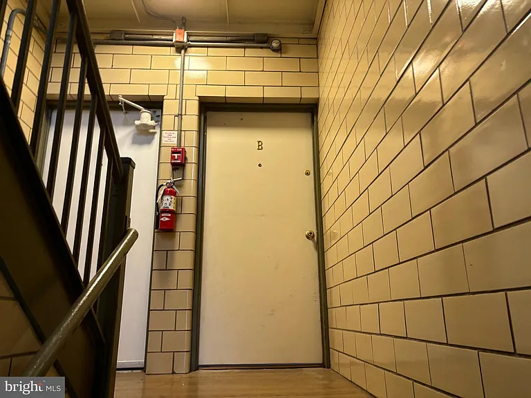 676 Perth Pl #B — Photo 21
