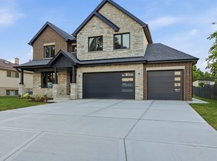 134 Holly Ave, Darien, IL 60561