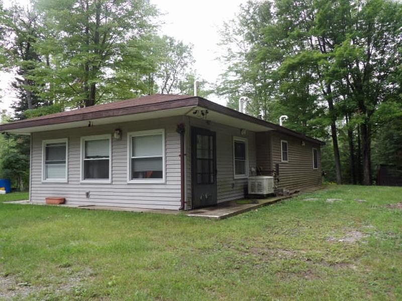 1st image of 1331 Lakeside Ct