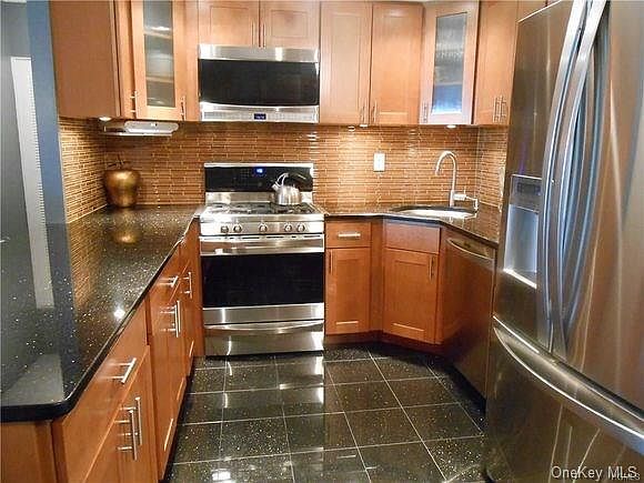 1st image of 1376 Midland Ave APT 803