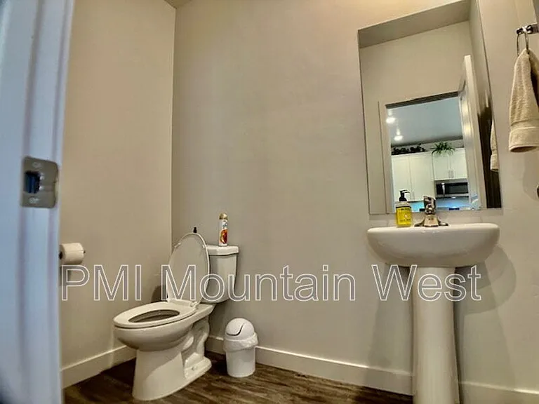 707 S Miller Ave — Photo 9