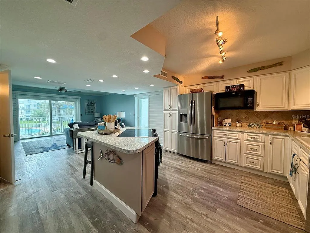 3510 S Ocean Shore Blvd — Photo 3
