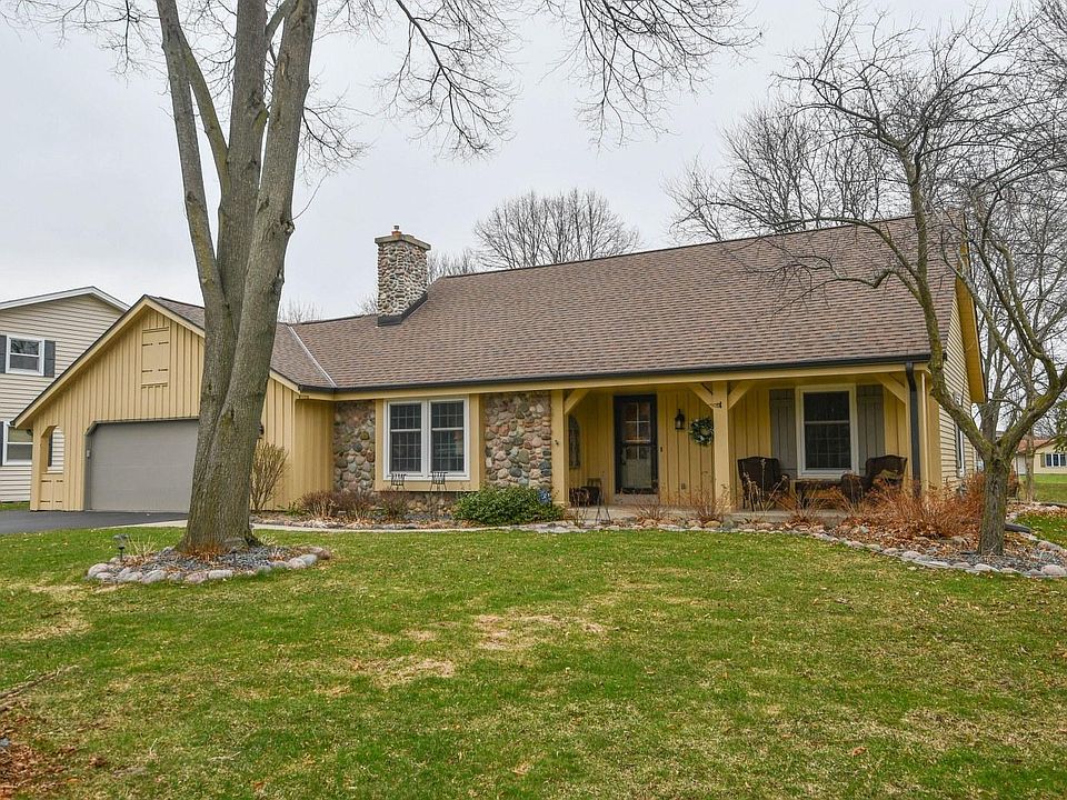1st image of W223N2268 Meadowood Ln