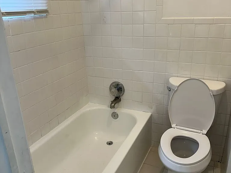 212 NW 11th St. — Photo 3