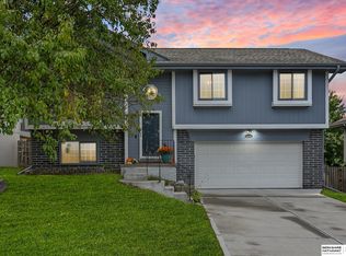 14759 Boyd St, Omaha, NE 68116