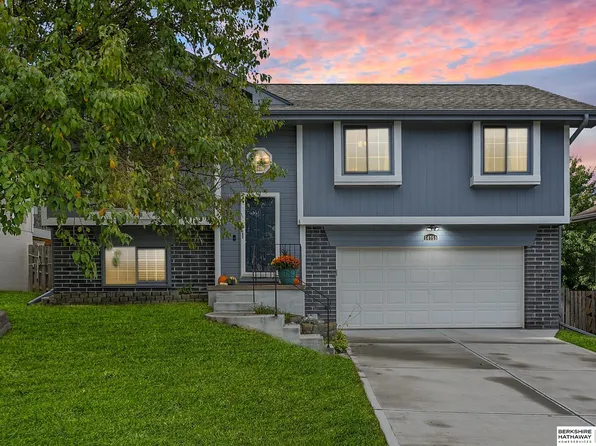 14759 Boyd St, Omaha, NE 68116