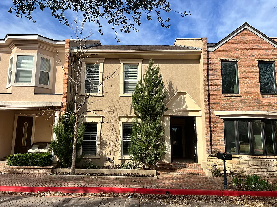 37 Lafayette Pl