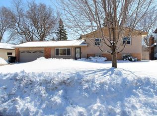 1390 Sophia Ave, Saint Paul, MN 55109