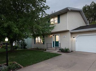 3621 N Marbleway Dr, Peoria, IL
