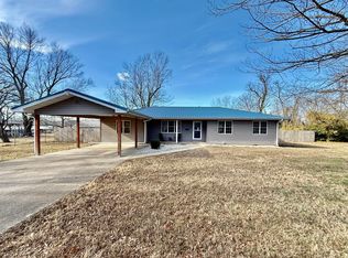 313 Quaker Avenue, Houston, MO 65483