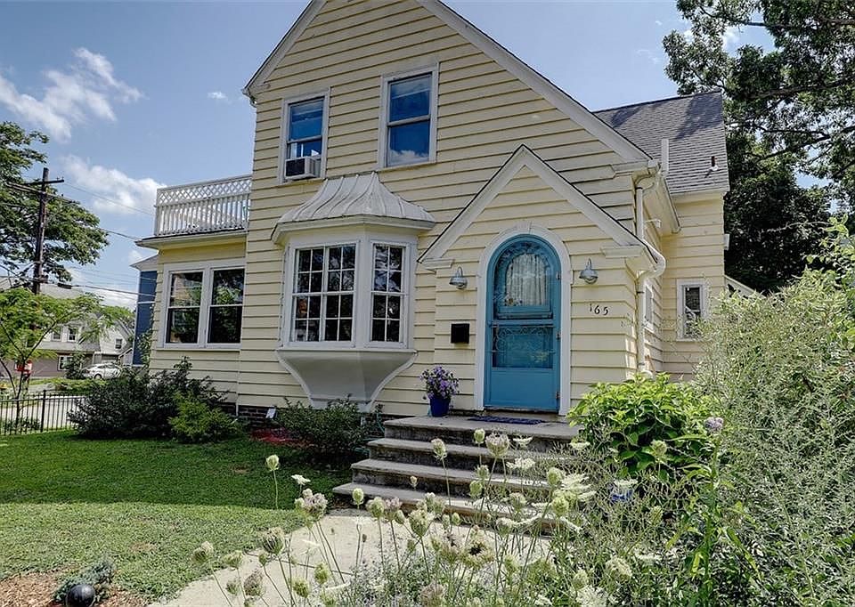 165 Lancaster St, Providence, RI 02906 Zillow