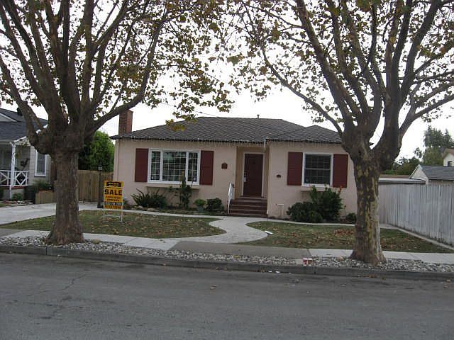 2nd image of 319 Stoakes Ave