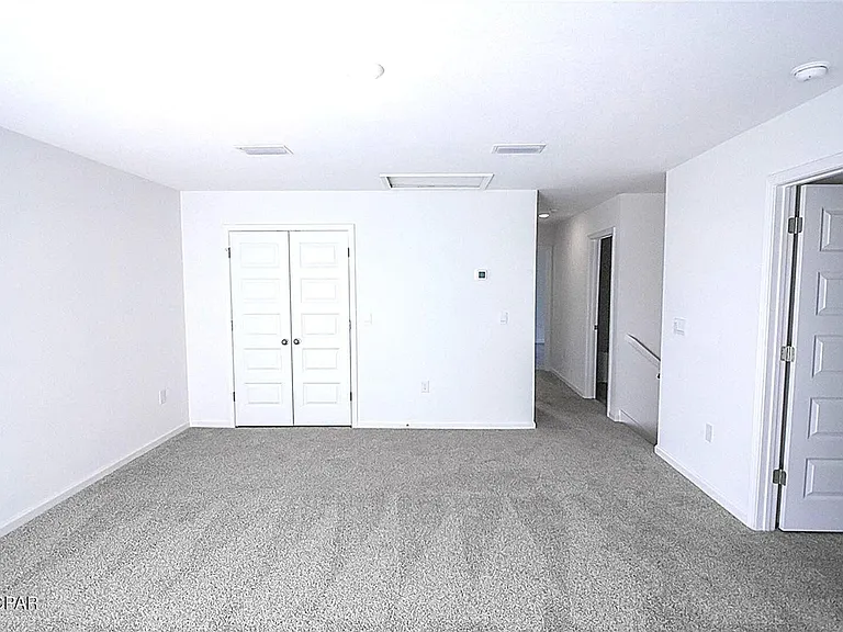30 Sandywoods Ct — Photo 16