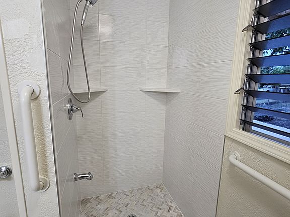 5th image of 286 Kehaulani St