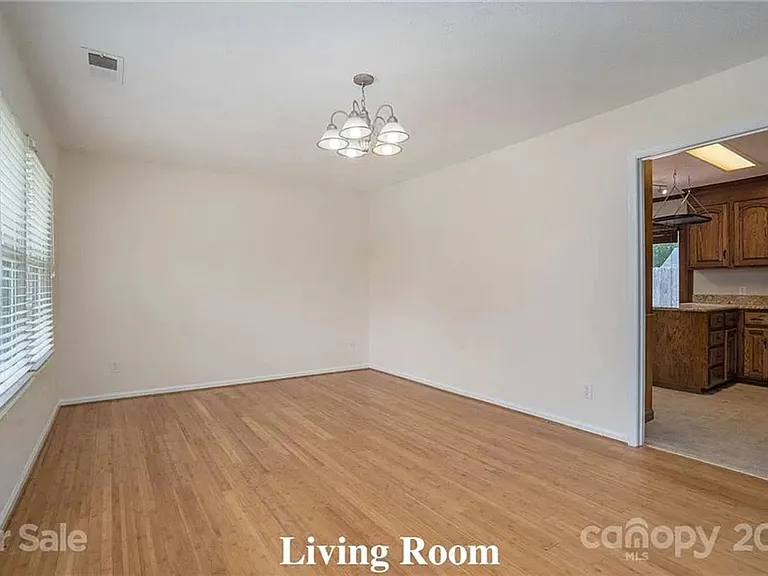 3111 Mocking Bird Ln — Photo 2