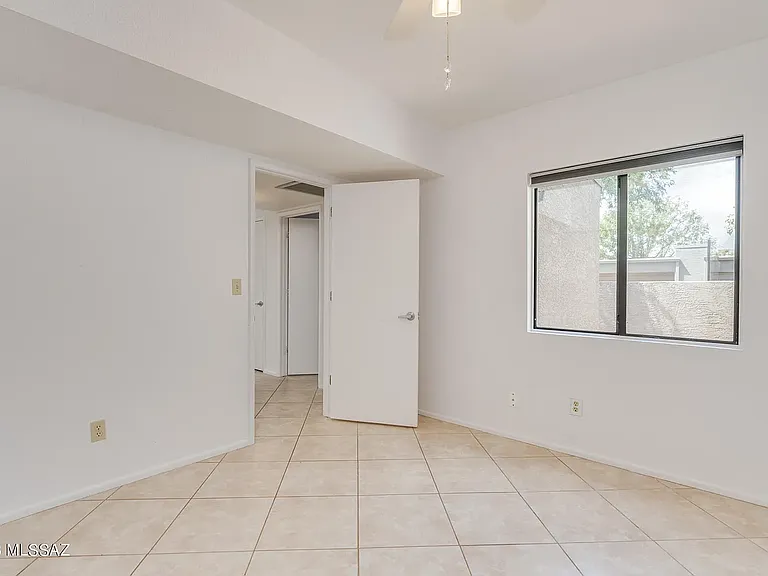 4461 E Bullrush Ln — Photo 10