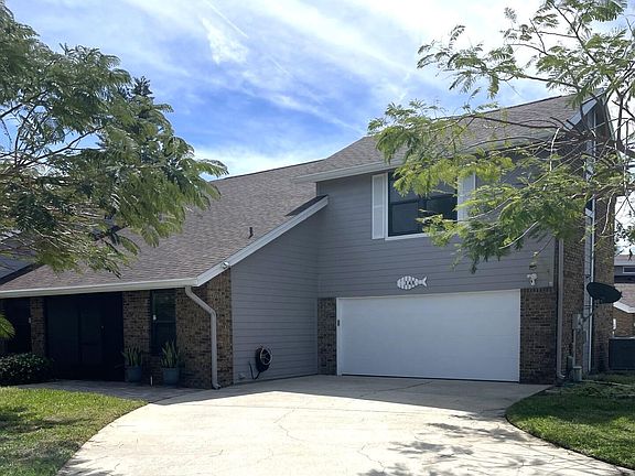 3rd image of 148 Breezeway Ct