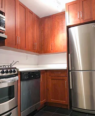 Rented by Urban Real Estate Inc | media 8