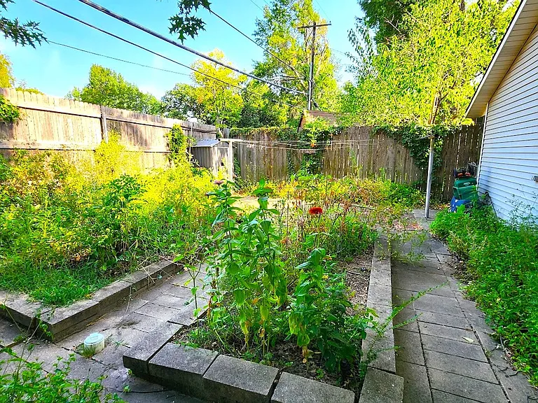 517 S Flood Ave — Photo 34