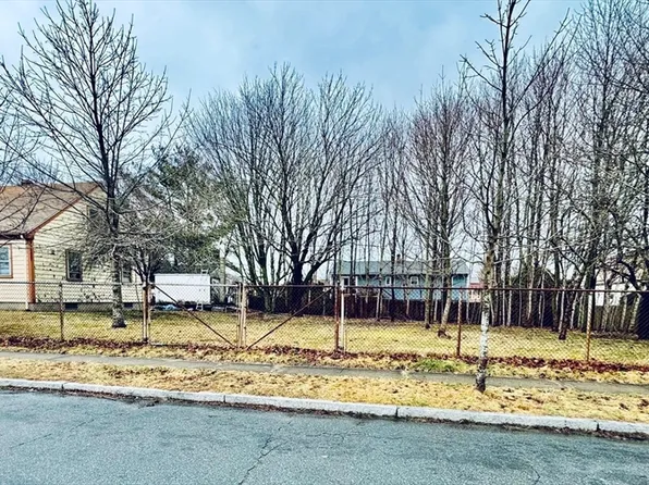 101 Norwell St, New Bedford, MA 02740