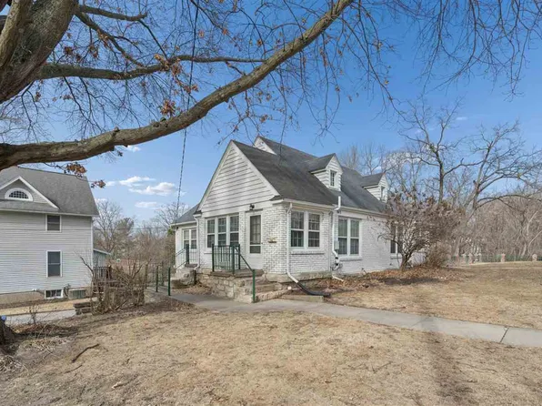 841-843 S Summit St, Iowa City, IA 52245