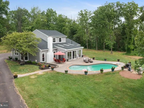 40 Irish Meetinghouse Rd, Perkasie, PA 18944