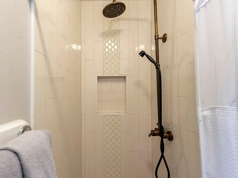 1711 Deerfield Dr — Photo 20