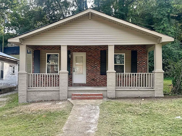 913 Royal Ave — Photo 11