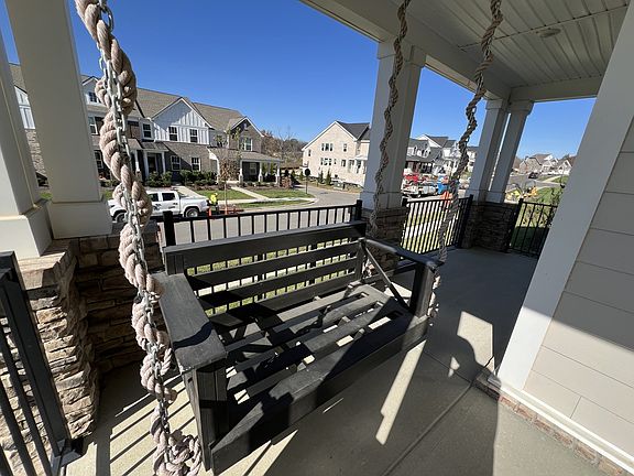 4th image of 1001 Pebble Run Rd