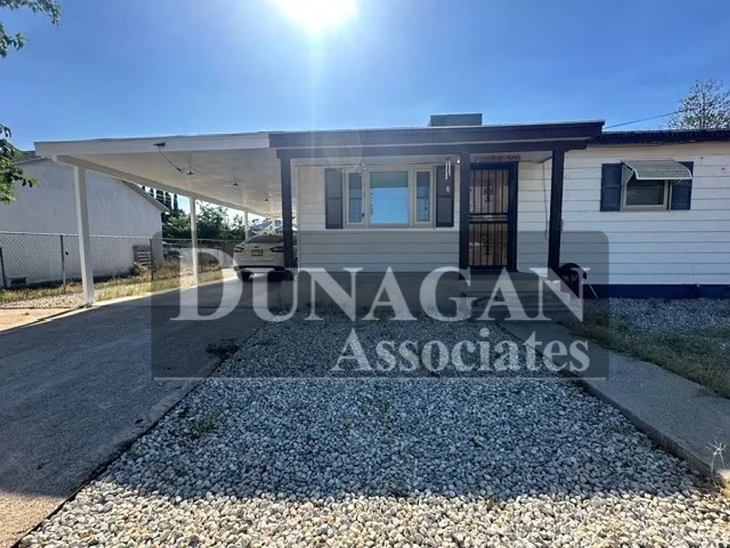 3 Bed 2 Bath Fully Furnished - Pet Friendly — Photo 1