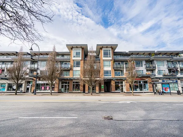 1330 Marine Dr #208, North Vancouver, BC V7P 1T4