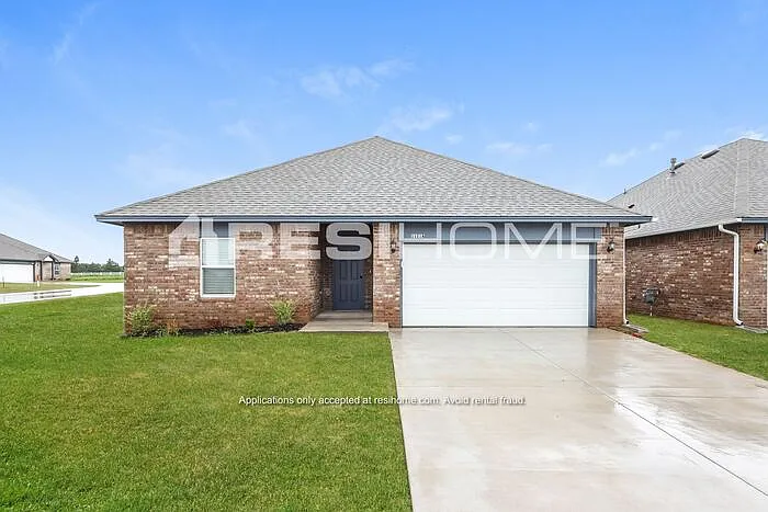 990A Elowyn St — Photo 1