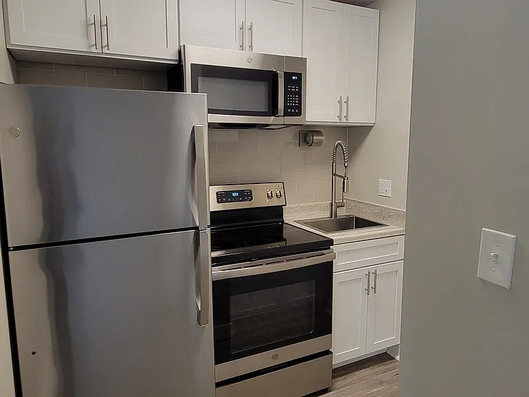Lisle Station Apartments — Photo 52