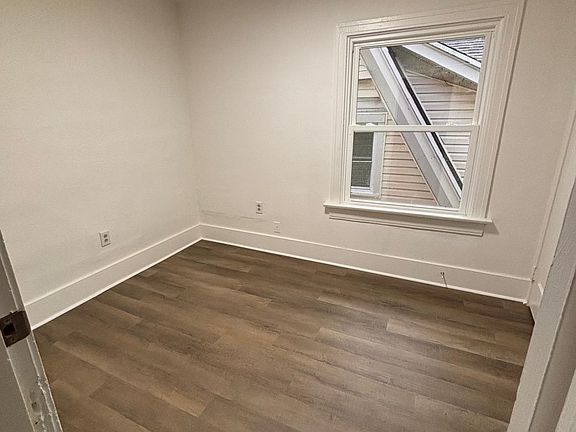 5th image of 1205-1207 Windsor Ave