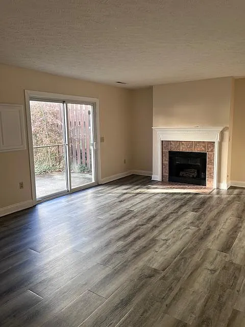 3 bed, 2.5 bath, 1536 sqft, $1,600 — Photo 4