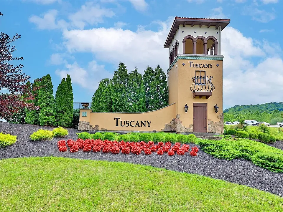 2215 Rolling Hills Dr #2215