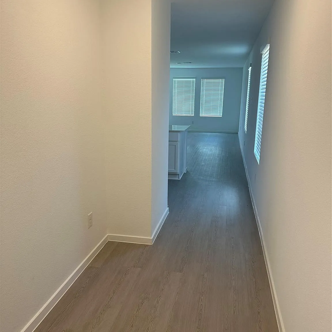 3 bed, 2.0 bath, 1273 sqft, $1,700 — Photo 3