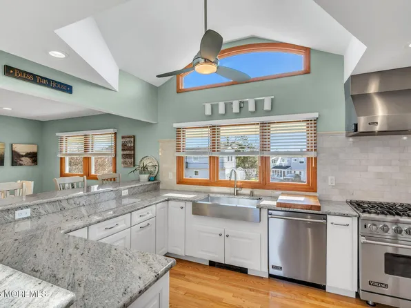 8 Bartine Street, Toms River, NJ 08753