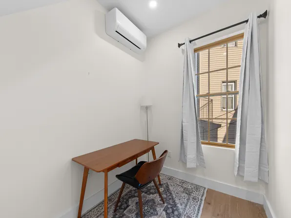 10 Hausman Street image 18 of 30