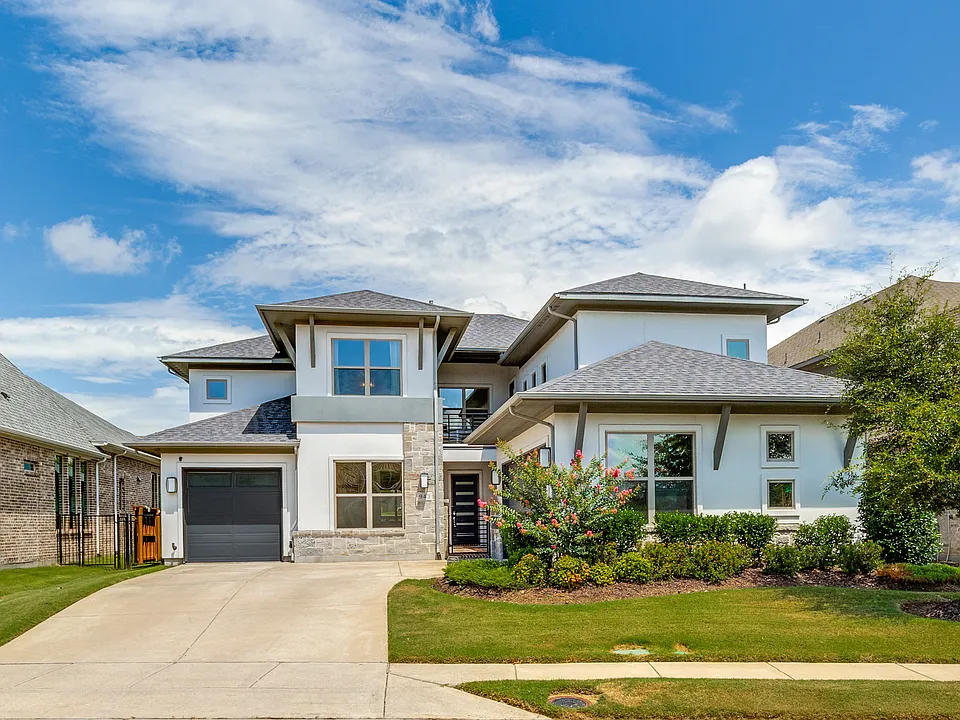 943 Marie Dr