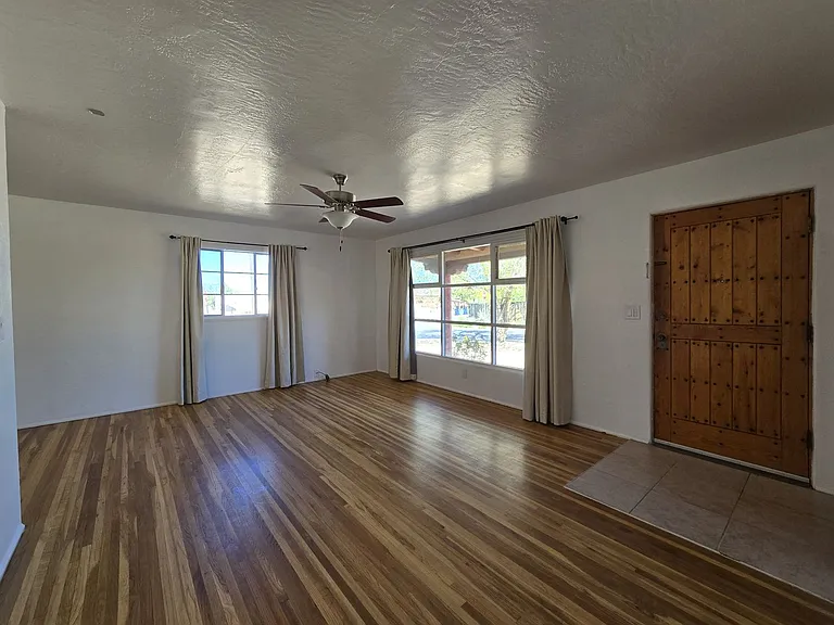 2412 Rosina St — Photo 3