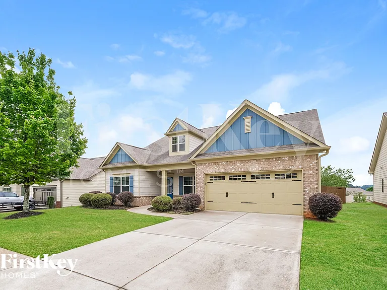 4475 Clubside Dr — Photo 2