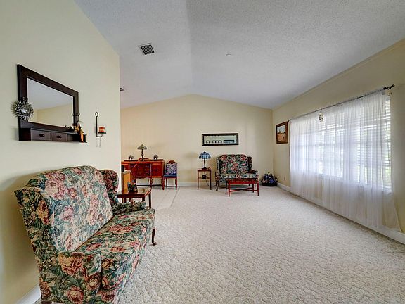 5th image of 545 NE Solida Cir