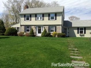 27 Merrymount Dr, Warwick, RI 02888