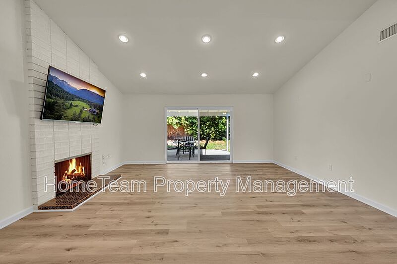 1st image of 1114 N Ivy St N