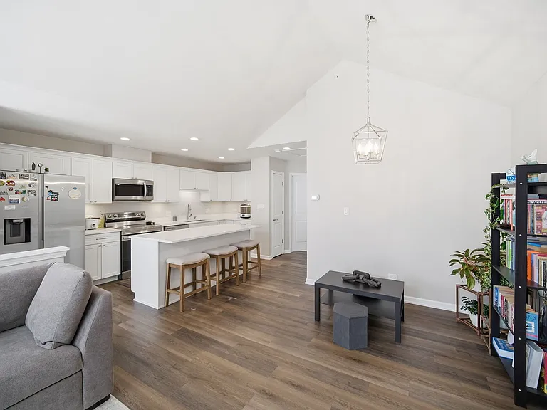 7214 Farmstead Ln — Photo 9