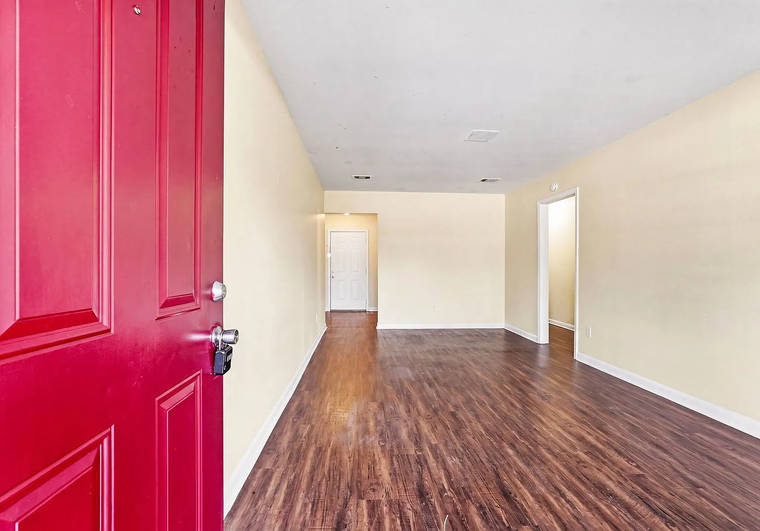 3 bed, 1.0 bath, 992 sqft, $1,500 — Photo 4