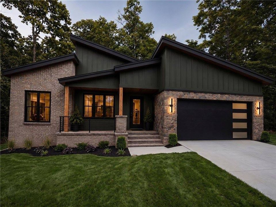 1st image of 4 Ely Ln