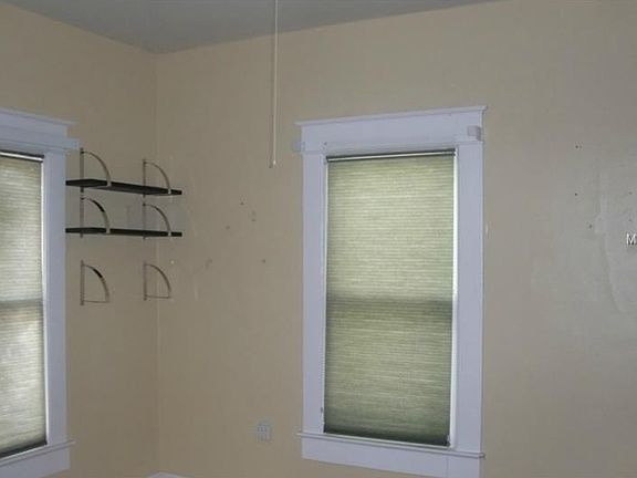 3rd image of 1010 E Washington St
