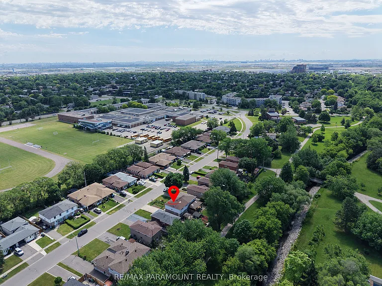47 Cloverdale Dr — Photo 41
